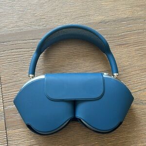 Apple AirPod Maxes Sky Blue